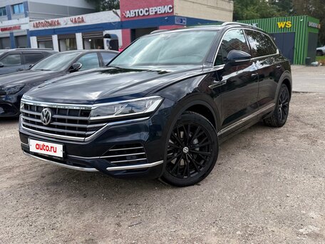2020 Volkswagen Touareg III, чёрный, 3337000 рублей, вид 1