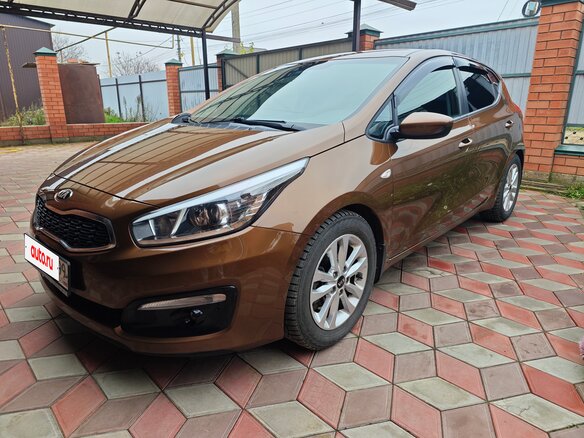 2015 Kia Ceed II Рестайлинг, коричневый