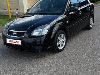 2010 Kia Rio II Рестайлинг, чёрный, 470000 рублей, вид 1