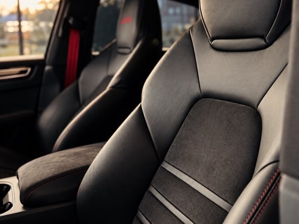 2023 Porsche Cayenne GTS III, чёрный, 15300000 рублей - вид 8