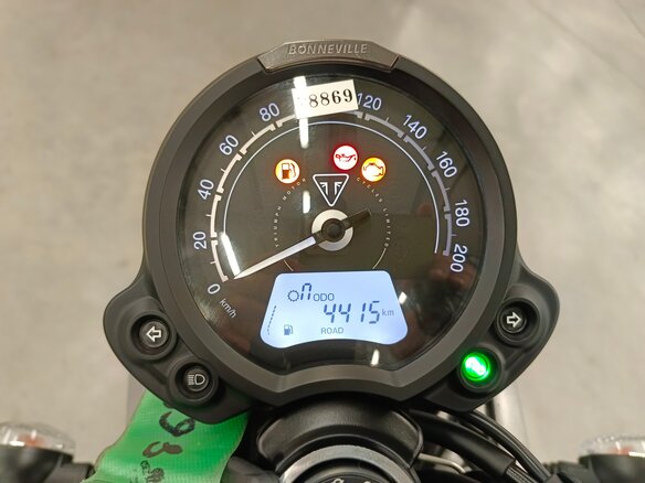 2023 Triumph Speed Twin, зелёный - вид 21
