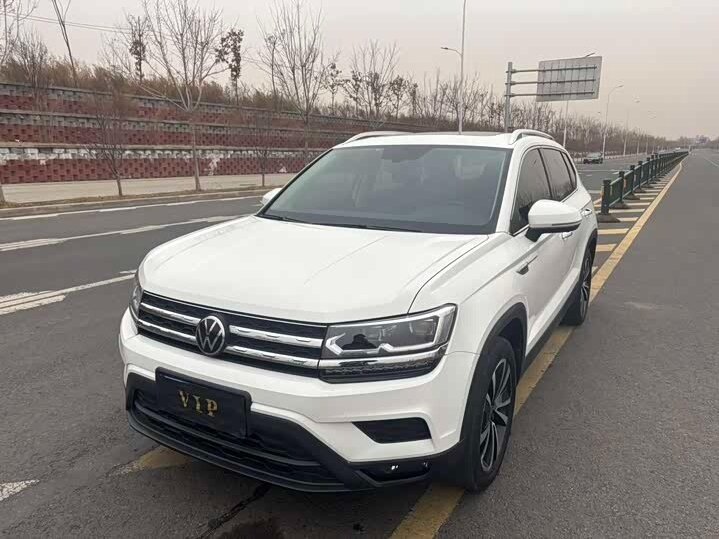 Открыть фотографии: Volkswagen Tharu I