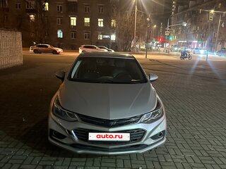 2016 Chevrolet Cruze II, серебристый, 810000 рублей, вид 1