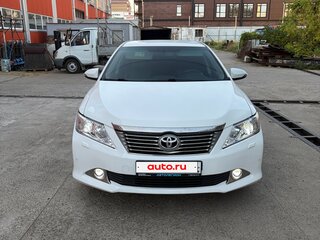 2013 Toyota Camry VII (XV50), белый, 1390000 рублей, вид 1