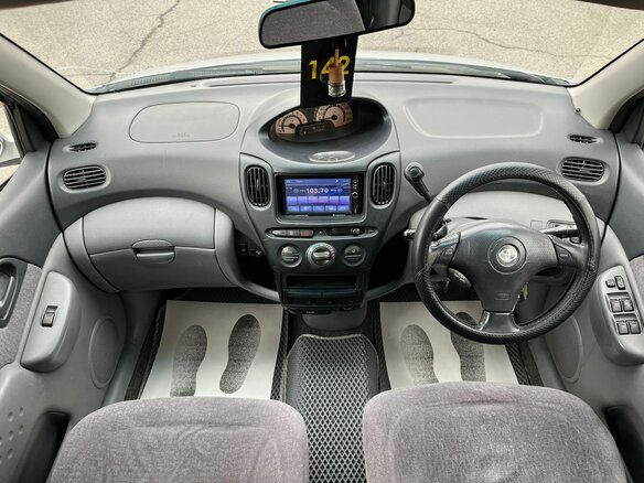1999 Toyota FunCargo, серый, 449000 рублей - вид 14