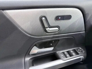 2022 Mercedes-Benz GLB 180 I (X247), белый, 3000000 рублей, вид 5