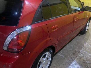 2011 Kia Rio II Рестайлинг, красный, 550000 рублей, вид 3