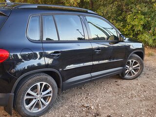 2011 Volkswagen Tiguan I, чёрный, 1200000 рублей, вид 3