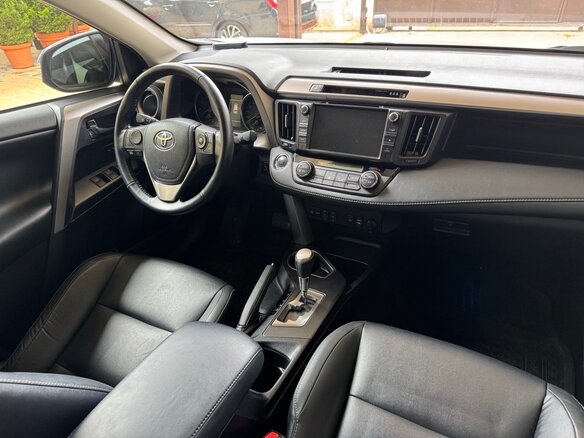 2018 Toyota RAV4 IV (XA40) Рестайлинг, белый, 2790000 рублей - вид 17
