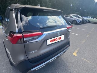 2025 Toyota RAV4 V (XA50), серебристый, 3850000 рублей, вид 3