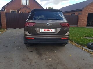 2017 Volkswagen Tiguan II, коричневый, 2200000 рублей, вид 3