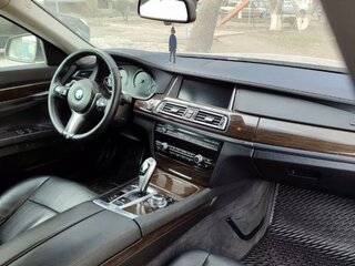 2012 BMW 7 серии Long 750Li xDrive V (F01/F02/F04) Рестайлинг, чёрный, 2350000 рублей, вид 4