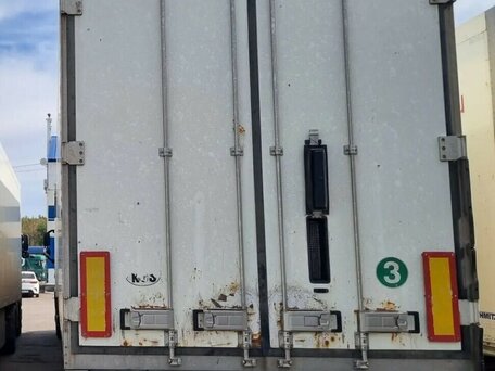 2004 Schmitz Cargobull SKO, белый, 2000000 рублей, вид 1