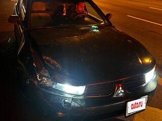 2002 Mitsubishi Galant VIII Рестайлинг, чёрный, 270000 рублей, вид 2