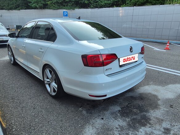 2017 Volkswagen Jetta VI Рестайлинг, белый, 1550000 рублей - вид 4