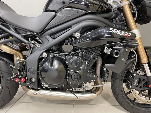 2013 Triumph Speed Triple, чёрный, 680000 рублей - вид 17