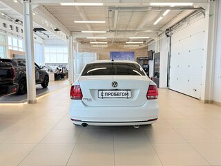 2018 Volkswagen Polo V Рестайлинг, белый, 1479000 рублей, вид 5
