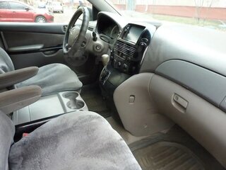 2004 Toyota Sienna II, белый, 1000000 рублей, вид 2