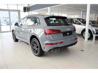 2025 Audi Q5 L 45 TFSI II (FY) Рестайлинг, серый, 6390000 рублей, вид 3