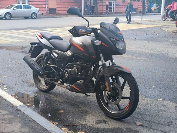2021 Bajaj Pulsar 180, чёрный, 110000 рублей - вид 5