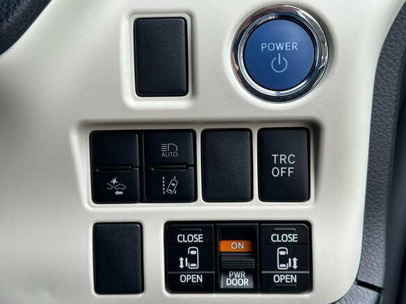 2021 Toyota Noah III (R80) Рестайлинг, белый, 1699000 рублей - вид 19