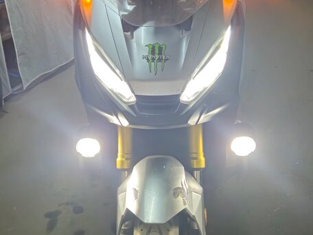 2017 Honda X-ADV, серый, 1000000 рублей, вид 1