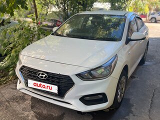 2018 Hyundai Solaris II, белый, 900000 рублей, вид 1