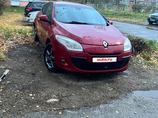 2011 Renault Megane III, красный, 450000 рублей, вид 3