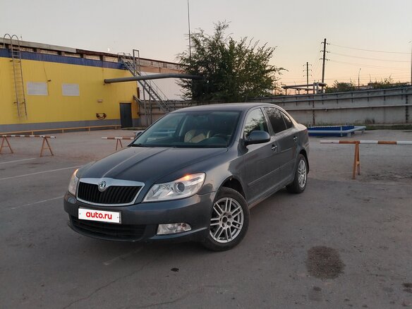 2012 Skoda Octavia II (A5) Рестайлинг, серый, 800000 рублей