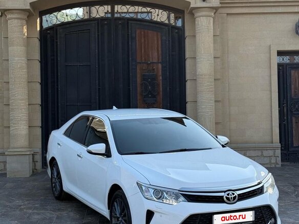 2014 Toyota Camry VII (XV50) Рестайлинг, белый, 1670000 рублей