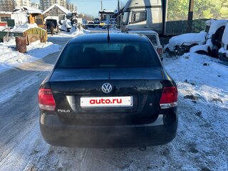 2014 Volkswagen Polo V, чёрный, 575000 рублей, вид 2