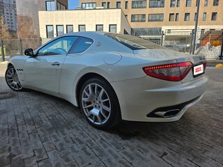 2009 Maserati GranTurismo I, белый, 5750000 рублей, вид 4
