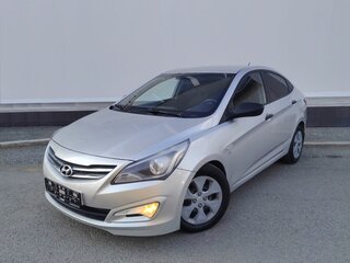 2014 Hyundai Solaris I Рестайлинг, серебристый, 929000 рублей, вид 1