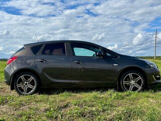 2013 Opel Astra J Рестайлинг, серый, 900000 рублей, вид 4