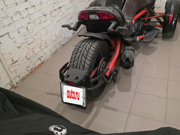 2015 BRP Can-Am Spyder, серый, 1500000 рублей - вид 2