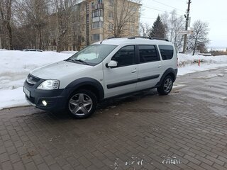 2018 Lada (ВАЗ) Largus Cross I, белый, 700000 рублей, вид 1