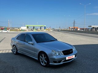 2005 Mercedes-Benz C-Класс 230 II (W203) Рестайлинг, серебристый, 1500000 рублей, вид 3