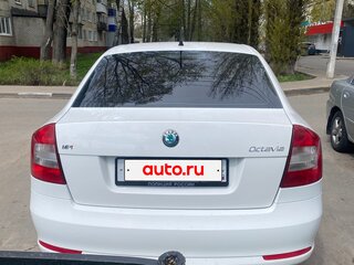 2012 Skoda Octavia II (A5) Рестайлинг, белый, 1000000 рублей, вид 3