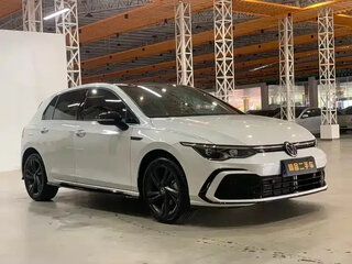 2023 Volkswagen Golf VIII, белый, 2200000 рублей, вид 2