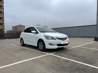 2015 Hyundai Solaris I Рестайлинг, белый, 850000 рублей, вид 3