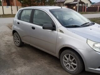 2010 Chevrolet Aveo I Рестайлинг, серебристый, 300000 рублей, вид 1