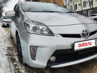 2012 Toyota Prius III Рестайлинг (XW30), серебристый, 1100000 рублей, вид 4