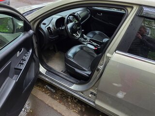 2010 Kia Sportage III, серебристый, 1200000 рублей, вид 5