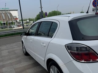 2008 Opel Astra H Рестайлинг, белый, 500000 рублей, вид 5