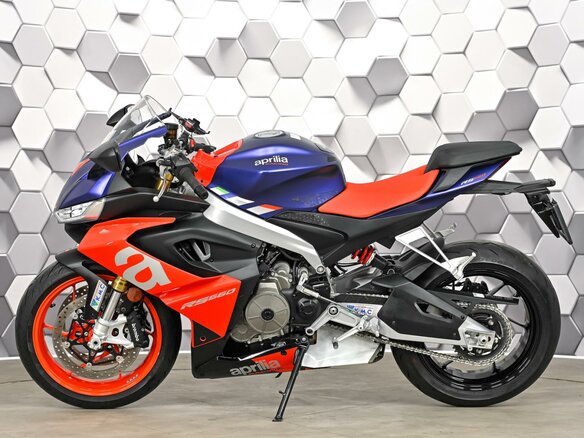 2022 Aprilia RS 660, синий, 1169000 рублей - вид 3