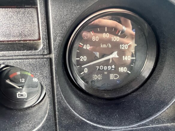 1991 Lada (ВАЗ) 2105, бежевый - вид 6