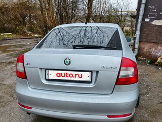 2010 Skoda Octavia II (A5) Рестайлинг, серебристый, 970000 рублей, вид 4