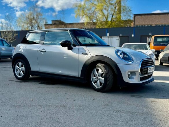 2019 Mini Hatch Cooper III (F55/F56) Рестайлинг, серебристый, 2600000 рублей - вид 5