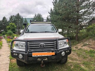 2014 Toyota Land Cruiser 200 Series Рестайлинг 1, белый, 4000000 рублей, вид 2