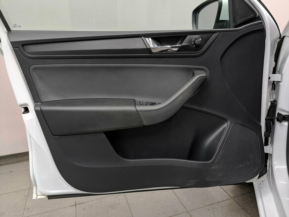 2022 Skoda Rapid II, белый, 1499000 рублей - вид 17